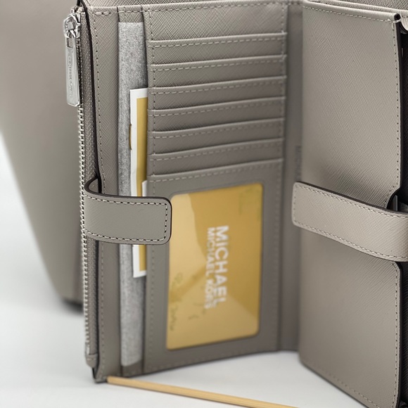 Michael Kors Charlotte Bag with Double Zip… - Picture 11 of 14